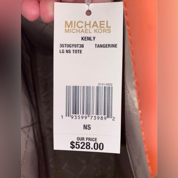 Authentic Micheal kors tote purse - Picture 6 of 8